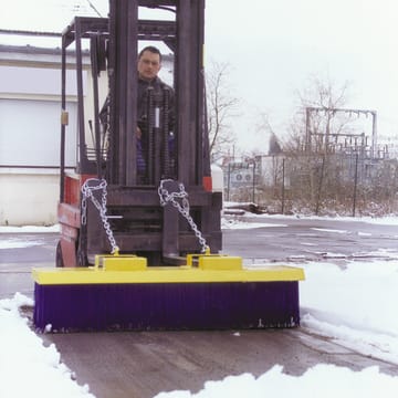 Balai pousseur de chantier