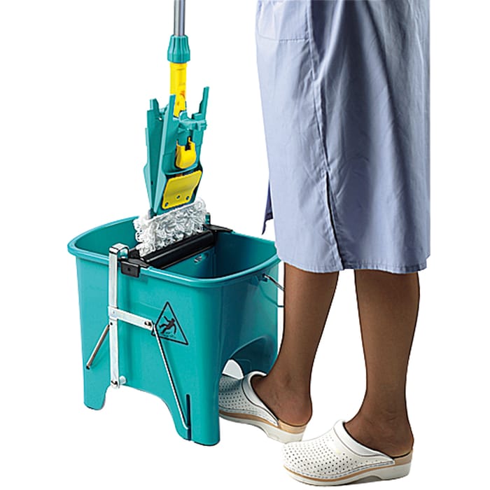 Seau de lavage bi-bacs + accessoires